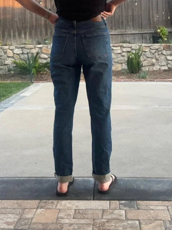 Madewell Boyfriend Jeans in Dark Blue Wash - Picture 2 of 7